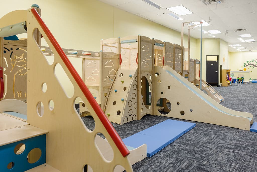 Busy Bees play center photo 7