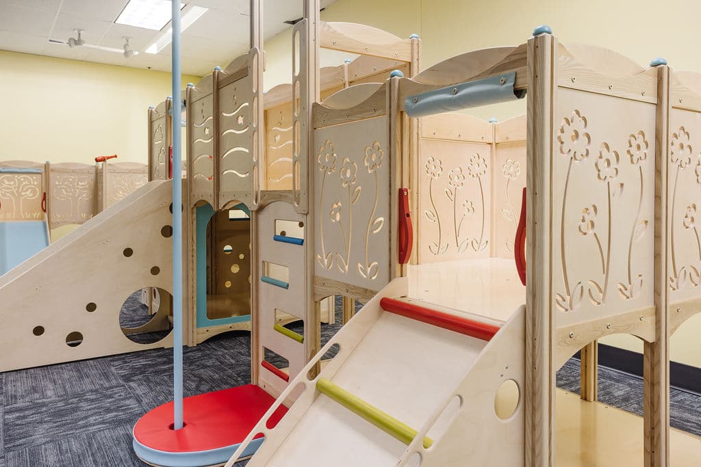 Busy Bees play center photo 8